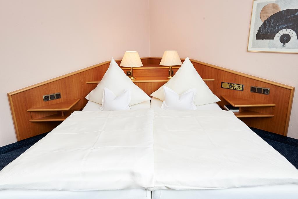 Vegan Hotel Und Restaurants Nicolay 1881 Цельтинген-Рахтиг Экстерьер фото